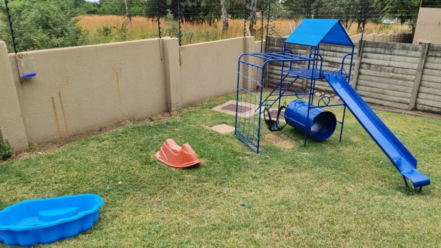 2 Bedroom Property for Sale in Safari Gardens North West